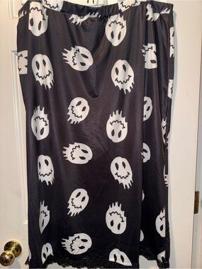 SHEIN Black lace trim Skirt with White smiley face